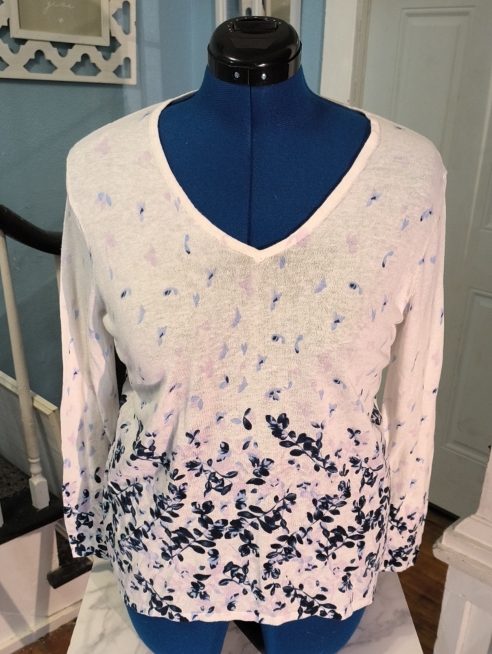 Light Pink V-Neck Women's Sweater with Navy Floral Print